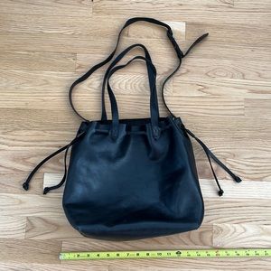Madewell The Medium Drawstring Transport Tote black leather